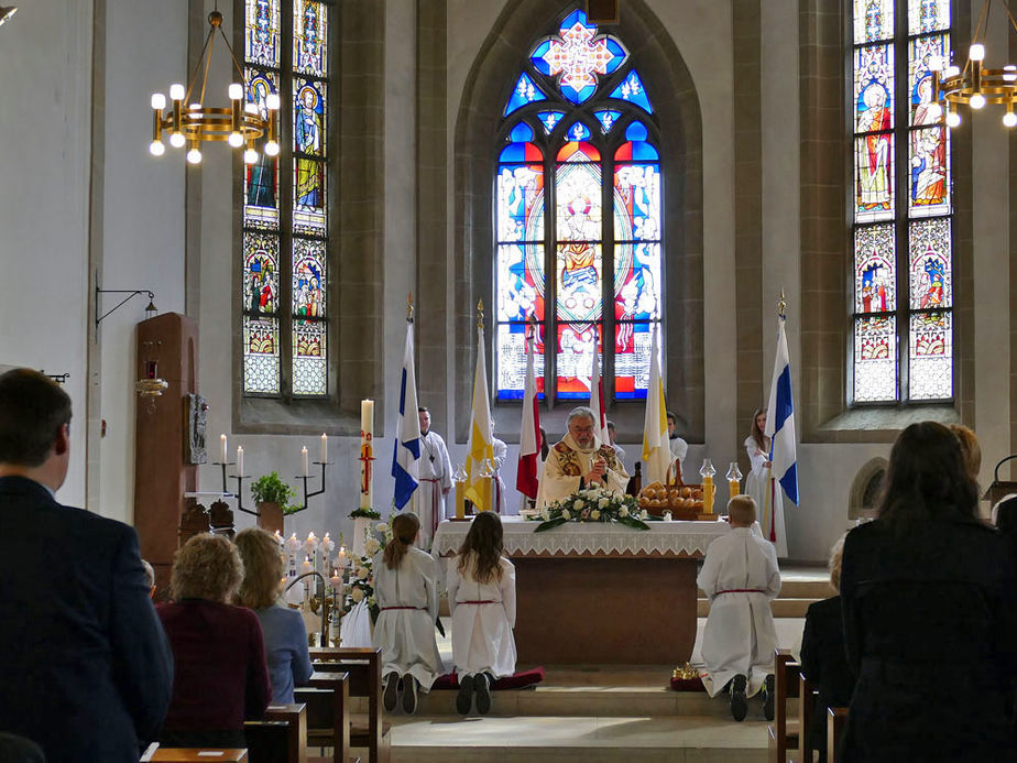 1. Heilige Kommunion in St. Crescentius (Foto: Karl-Franz Thiede)